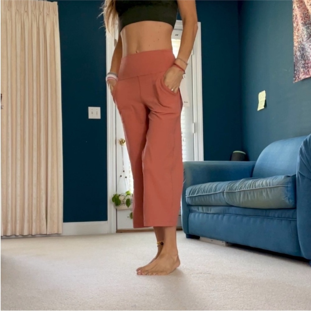 Lululemon Align wide crop 23” 4 Rustic coral